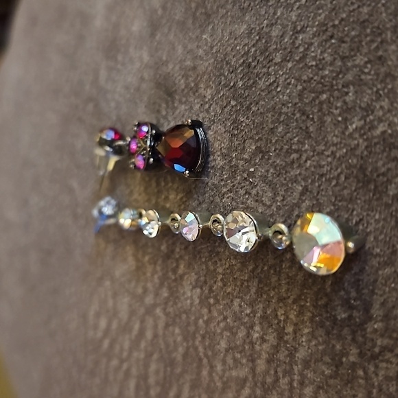 Mismatched Aurora Borealis Rhinestone Red Crystal Drop Dangle Earrings - Picture 3 of 4